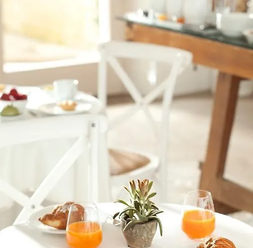 לינה וארוחת בוקר Mantatelure 4*